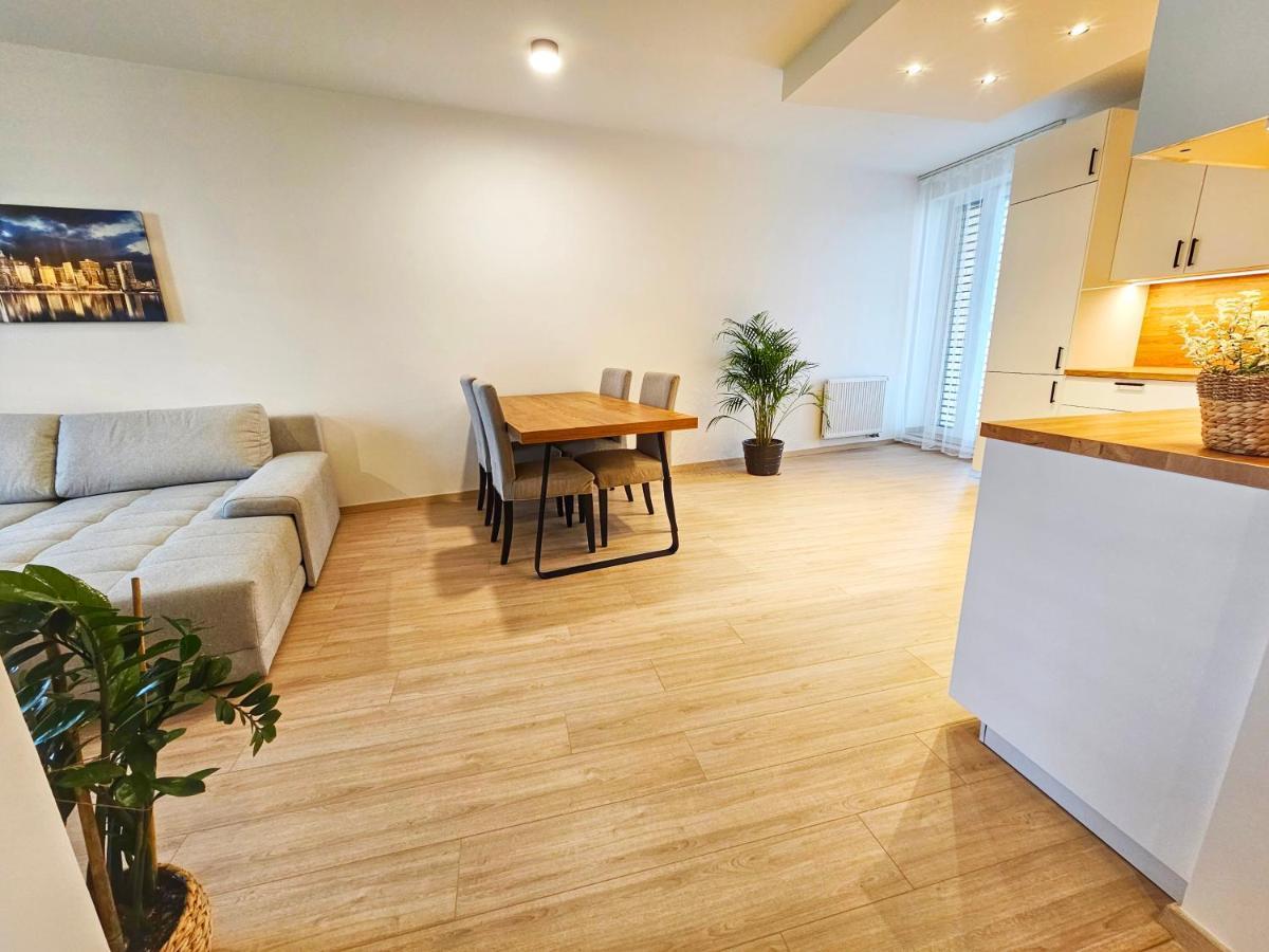3 Room Apartment 2X Balcony, New Building, 21 براتسيلافا المظهر الخارجي الصورة